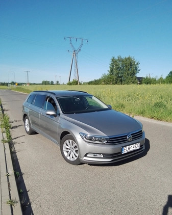 Volkswagen Passat cena 49900 przebieg: 239000, rok produkcji 2016 z Koluszki małe 232